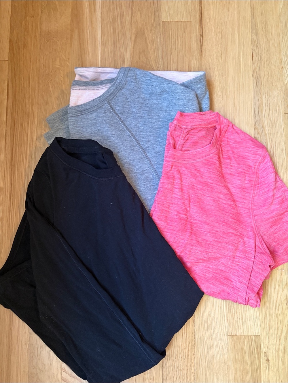 lululemon Bundle- long sleeve, short sleeve, sweatshirt